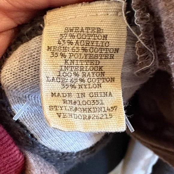 Gimmicks by BKE Black and White Patterned Cardigan with Black Lace Accents - Picture 12 of 14